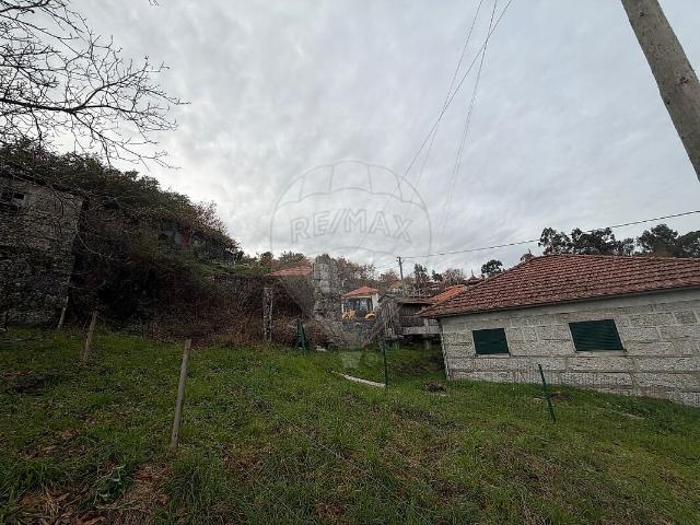 Casa venda em Moreira do Rei e Várzea Cova, Fafe