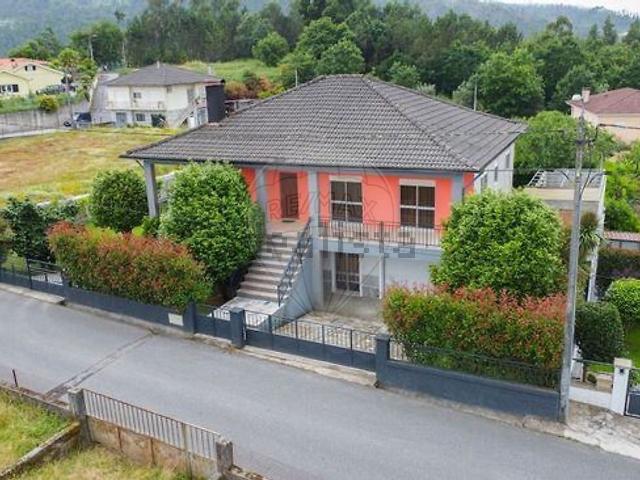 Casa venda em Arosa e Castelões, Guimarães