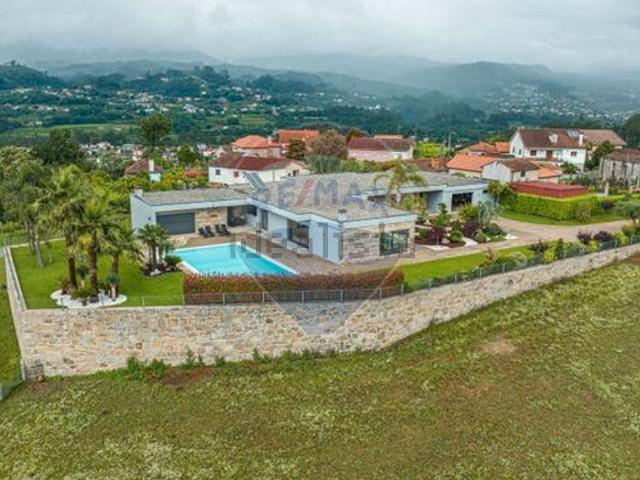 Moradia venda em Aguiã