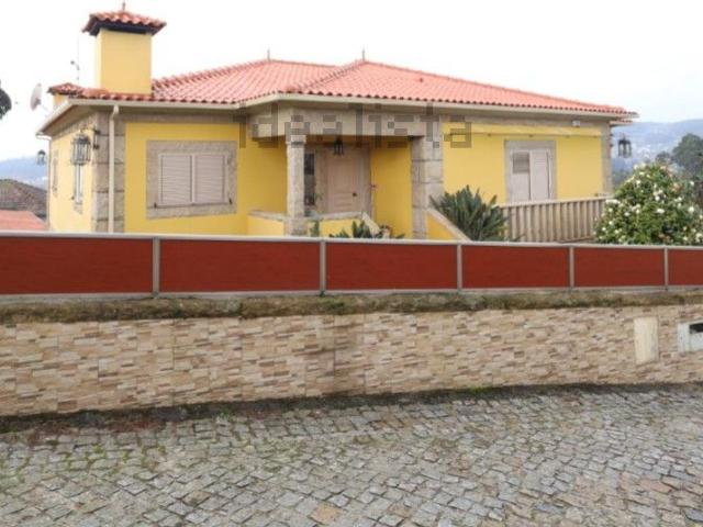 Casa venda em Felgueiras, Airães