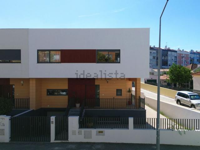 Casa venda em Alto dos Bonecos, Seixal