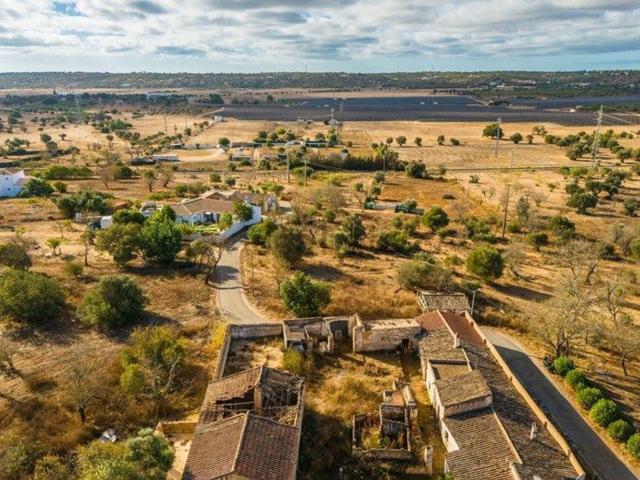Casa venda em Amendoais e Cortezães, Tunes