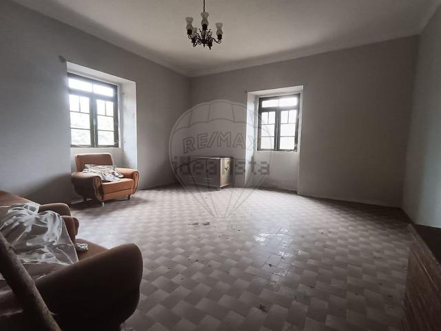Casa venda em Alheira e Igreja Nova, Arcozelo