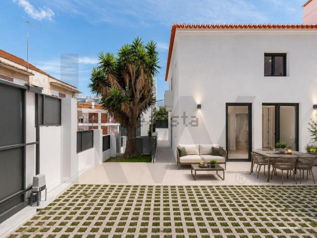 Casa venda em Ginjal, Almada
