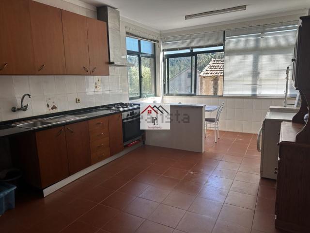 Casa venda em Coimbrã, Almalaguês
