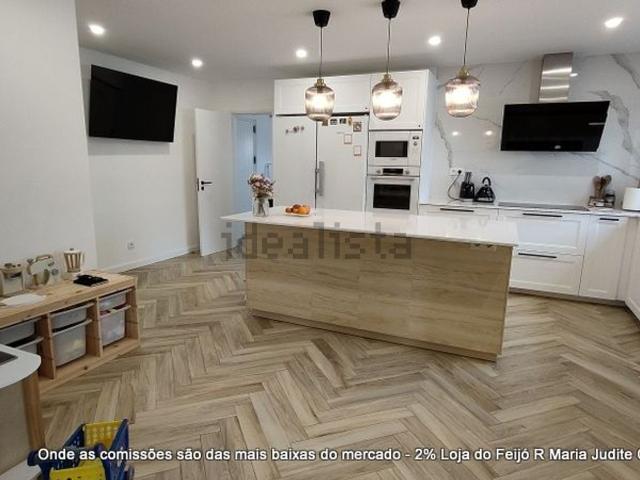 Casa venda em Amora, Seixal