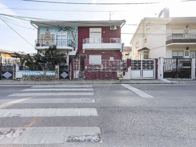 Casa venda em Seixal, Amora