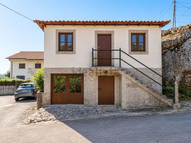 Casa venda em Anissó e Soutelo, Vieira do Minho