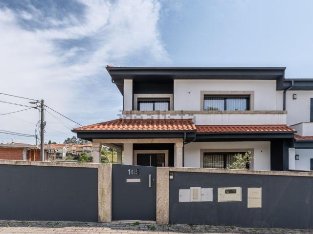 Casa venda em Arões (São Romão), Fafe