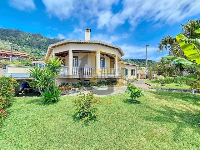 Moradia venda em Arco Da Calheta, Amoreiras
