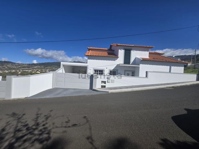 Moradia venda em Arco Da Calheta