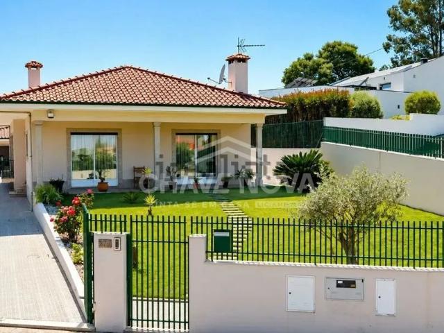 Casa venda em Argoncilhe, Santa Maria da Feira