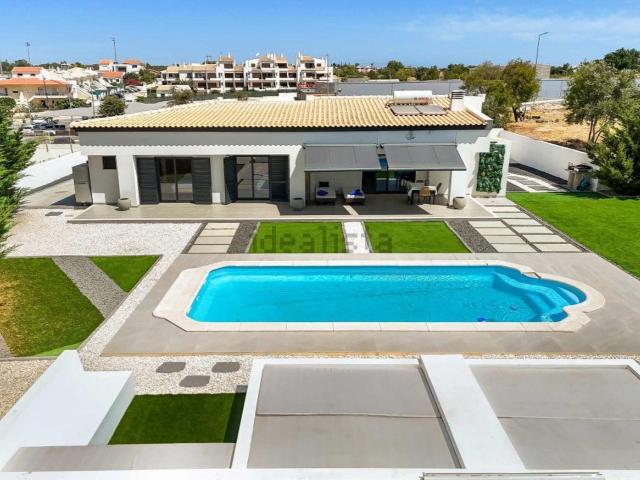 Casa venda em Armação De Pêra, Faro