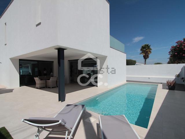 Casa venda em Armação De Pêra, Faro