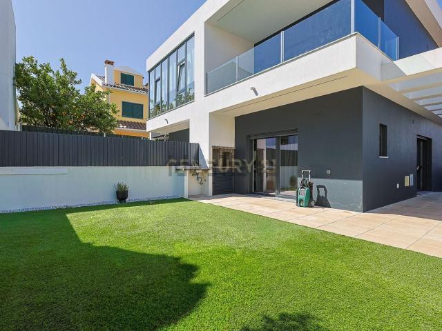 Casa venda em Arrentela, Seixal