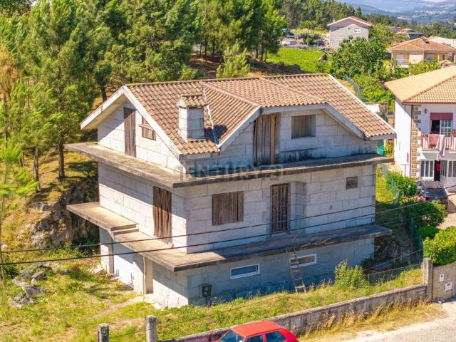 Casa venda em Rosém, Avessadas e Rosém