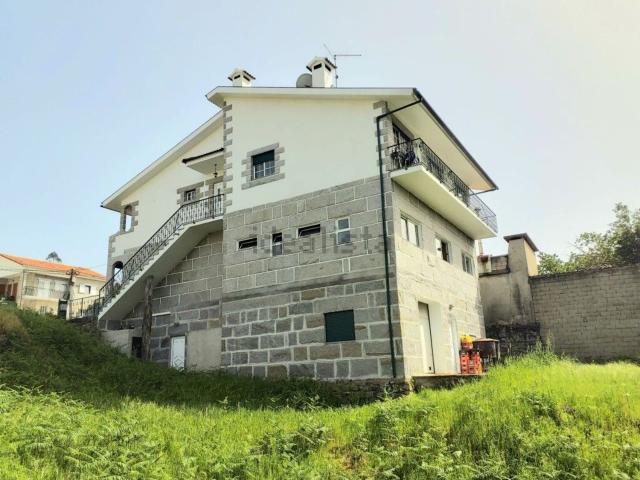 Casa venda em Rosém, Avessadas