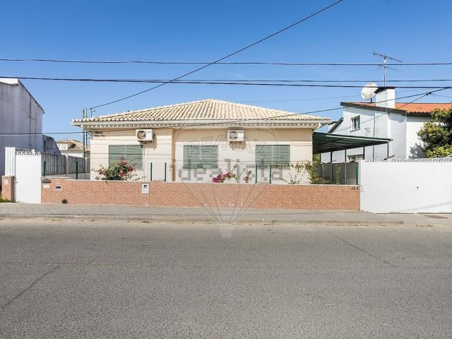 Casa alugar em Azeitão (São Lourenço e São Simão), Setúbal