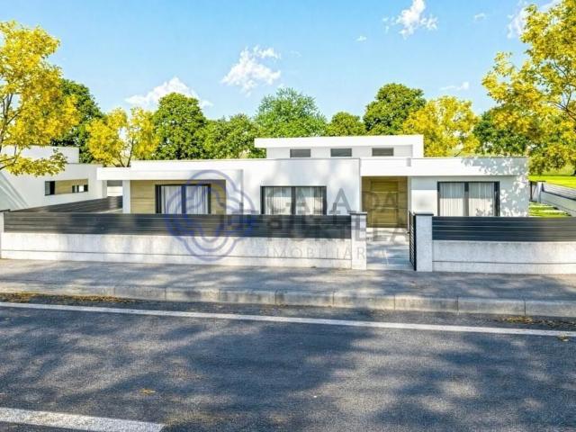 Casa venda em Azeitão (São Lourenço e São Simão), Setúbal