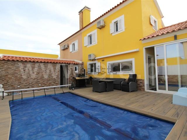 Casa venda em Azeitão (São Lourenço e São Simão), Setúbal
