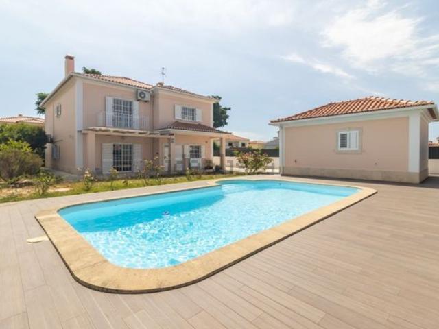 Casa venda em Azeitão (São Lourenço e São Simão), Setúbal