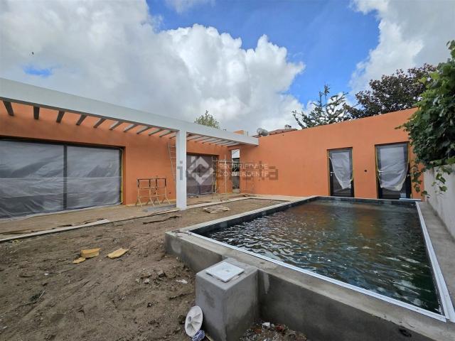 Casa venda em Azeitão (São Lourenço e São Simão), Setúbal