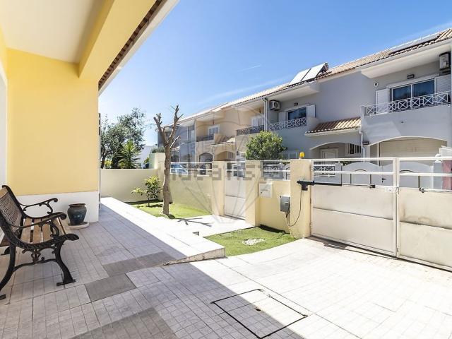 Casa venda em Azeitão (São Lourenço e São Simão), Setúbal