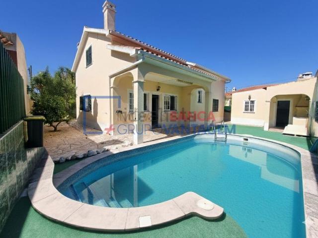 Casa venda em Azeitão (São Lourenço e São Simão), Setúbal