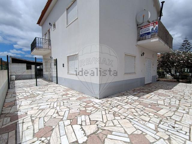 Casa alugar em Azeitão (São Lourenço e São Simão), Setúbal