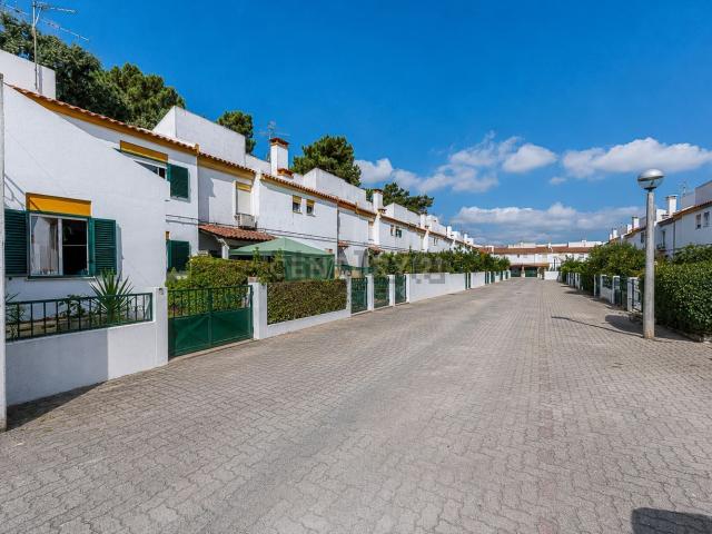 Casa venda em Azeitão (São Lourenço e São Simão), Setúbal