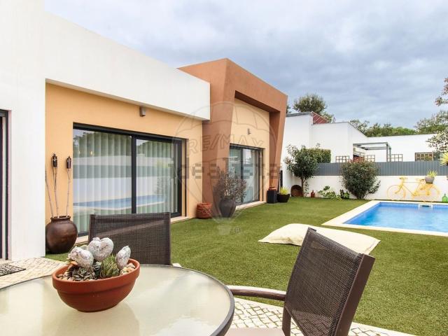 Casa venda em Azeitão (São Lourenço e São Simão), Setúbal