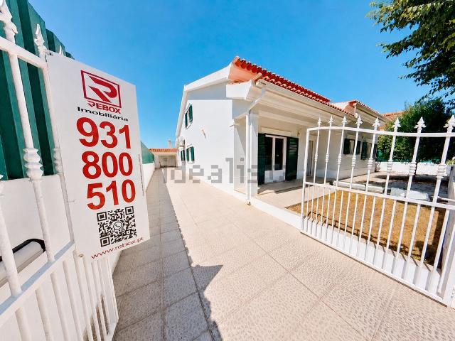 Casa venda em Azeitão (São Lourenço e São Simão), Setúbal