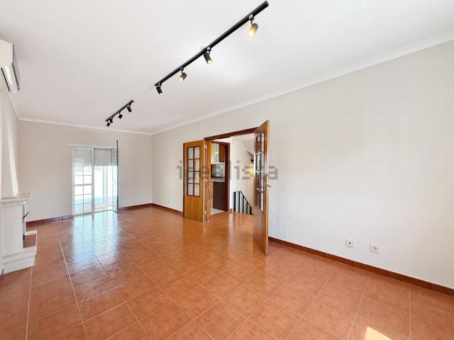 Casa venda em Azeitão (São Lourenço e São Simão), Setúbal