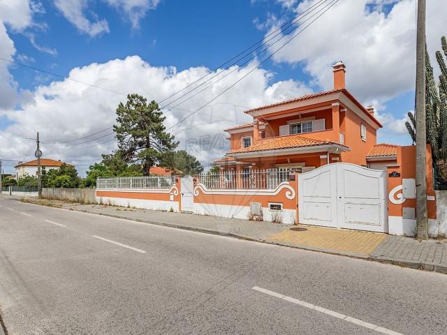 Casa venda em Azeitão (São Lourenço e São Simão), Setúbal