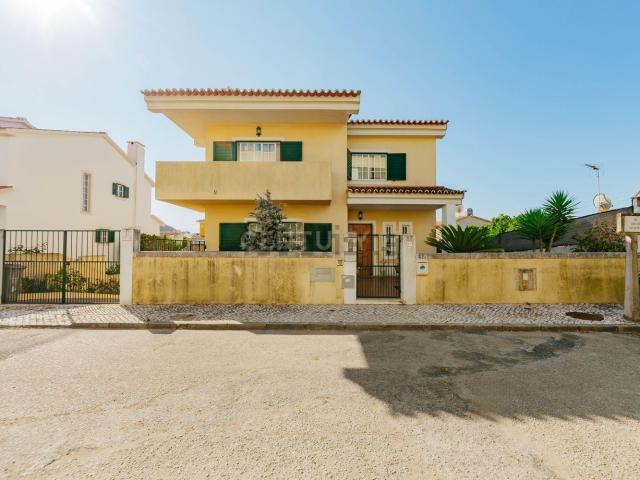 Casa venda em Azeitão (São Lourenço e São Simão), Setúbal