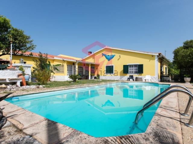 Casa venda em Azeitão (São Lourenço e São Simão), Setúbal
