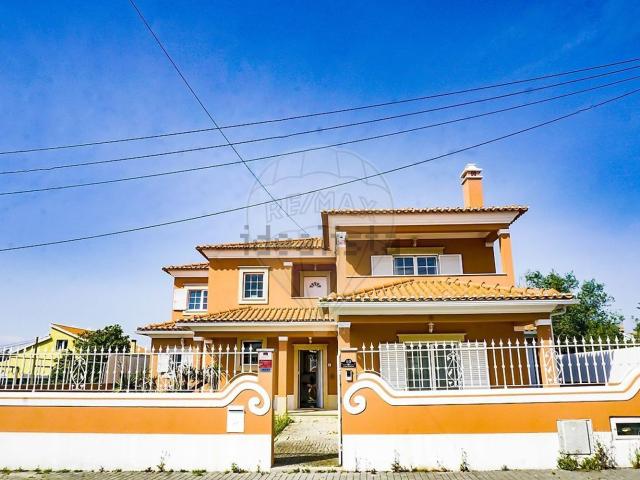 Casa venda em Azeitão (São Lourenço e São Simão), Setúbal