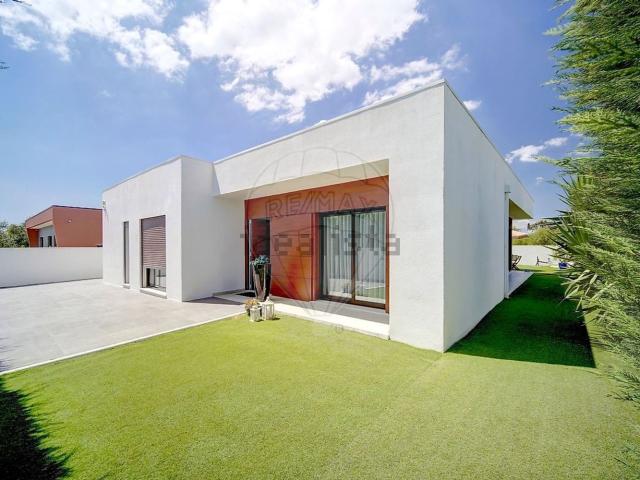 Casa venda em Azeitão (São Lourenço e São Simão), Setúbal