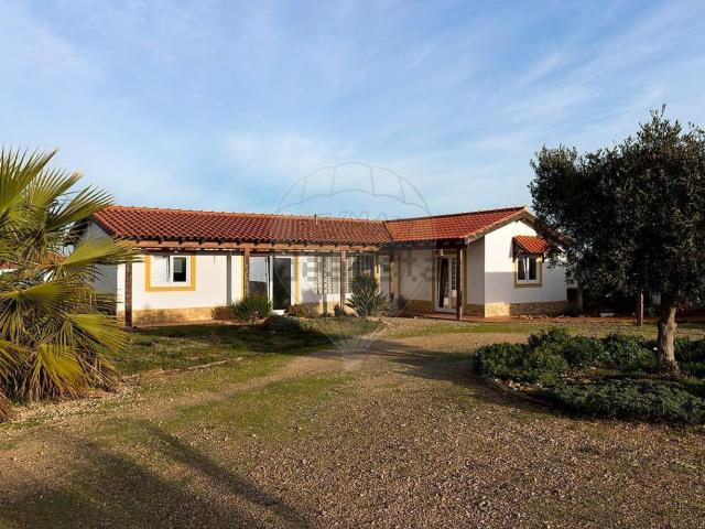 Casa venda em Azeitão (São Lourenço e São Simão), Setúbal