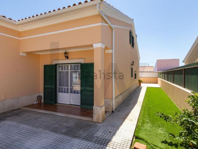 Casa venda em Azeitão (São Lourenço e São Simão), Setúbal