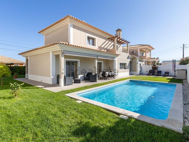 Casa venda em Azeitão (São Lourenço e São Simão), Setúbal