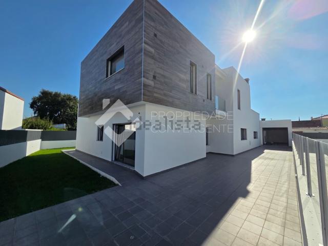 Casa venda em Azeitão (São Lourenço e São Simão), Setúbal