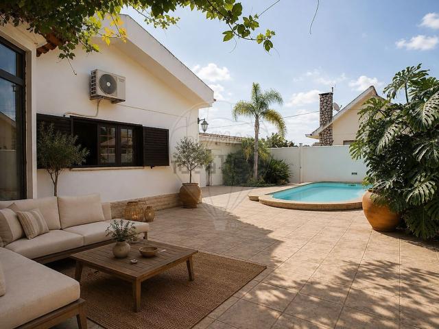 Casa venda em Azeitão (São Lourenço e São Simão), Setúbal
