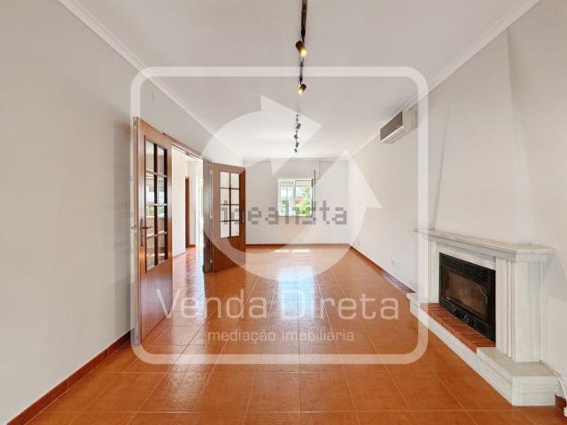 Casa venda em Azeitão (São Lourenço e São Simão), Setúbal