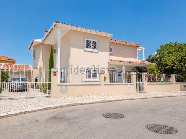 Casa venda em Azeitão (São Lourenço e São Simão), Setúbal