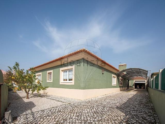 Casa venda em Azeitão (São Lourenço e São Simão), Setúbal