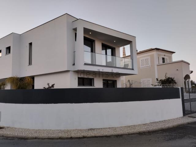 Casa venda em Quinta do Pinheiro, Portimão
