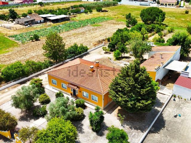 Casa venda em Cortiçóis, Almeirim