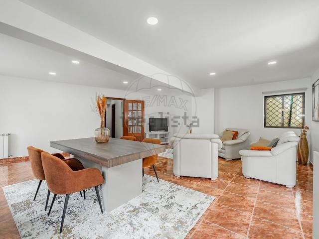 Casa venda em Bouro (Santa Maria), Amares