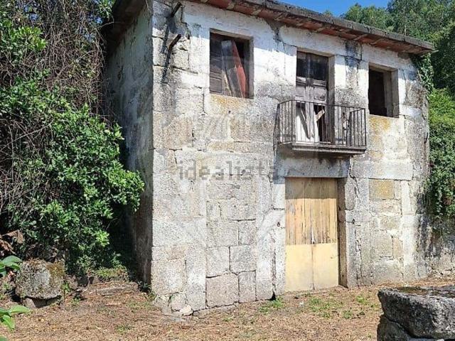 Casa venda em Bouro (Santa Maria), Amares